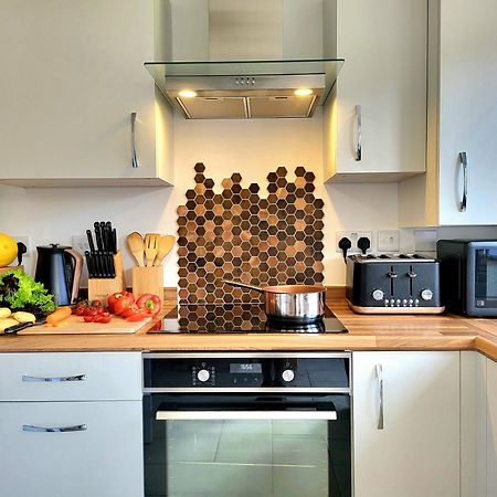 Seaside Beach Themed Home With Garden And Driveway Lytham St Annes Εξωτερικό φωτογραφία