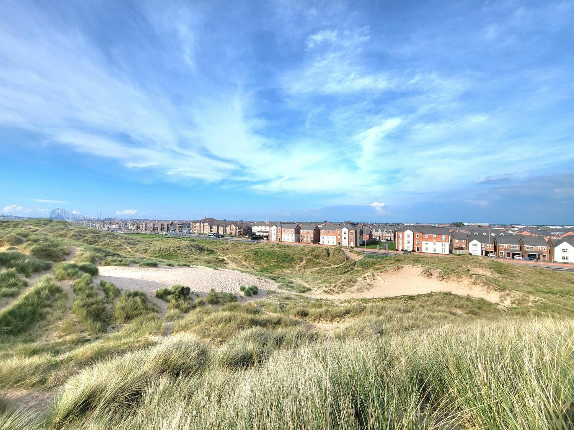 Seaside Beach Themed Home With Garden And Driveway Lytham St Annes Εξωτερικό φωτογραφία
